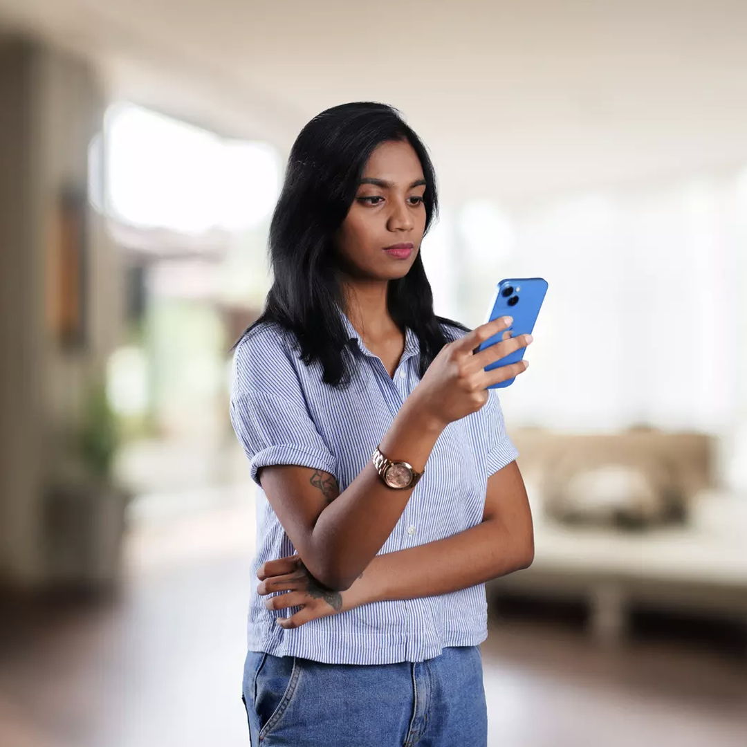 Why Do Most Clothes Look Good Online but Feel Wrong in Real Life?